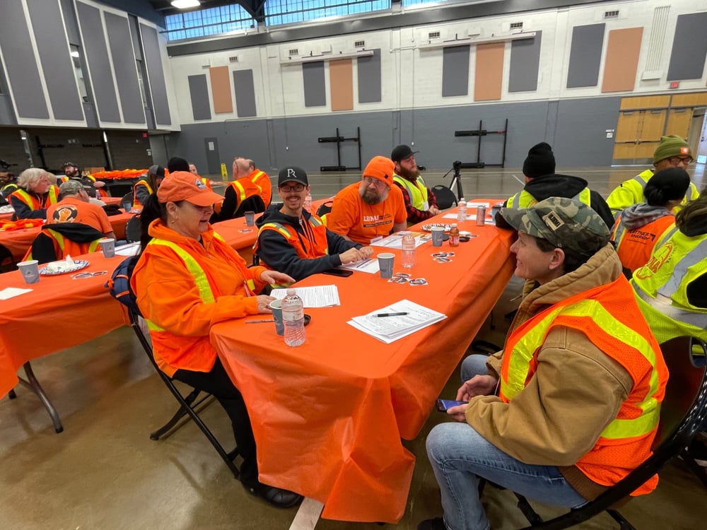 LIUNA members writing letters to legislators during storytelling training